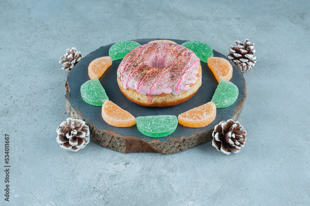 Pinecones with doughnut and fruit marmalades Pinecones with doughnut and fruit marmalades