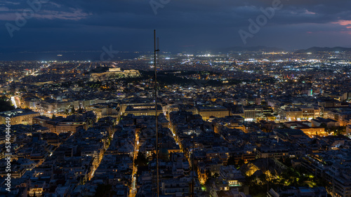 Cityscape of Athens at night on September 2022 © PIKSL