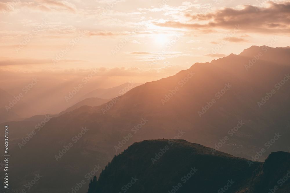 Sonnenaufgang in den Alpen