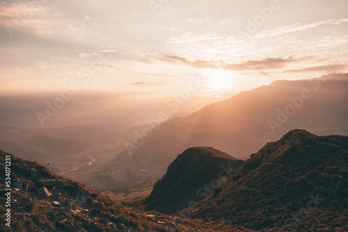 Obraz na płótnie Sonnenaufgang in den Alpen w salonie