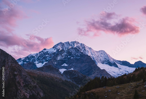 Obraz na płótnie Berglandschaft in den Alpen w salonie