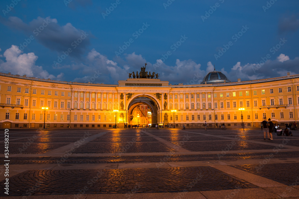 Obraz premium General Army Staff Building in Saint Petersburg