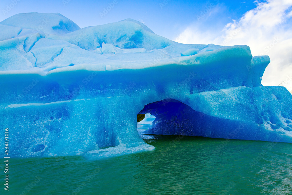 Fototapeta premium Huge iceberg