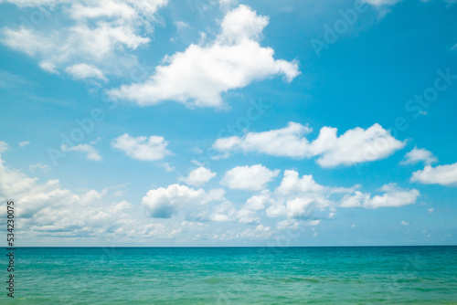 Natural tropical blue sea with cloud and sky background in Thailand © byjeng