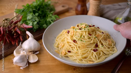 Aglio, olio e peperoncino, italian traditional pasta
