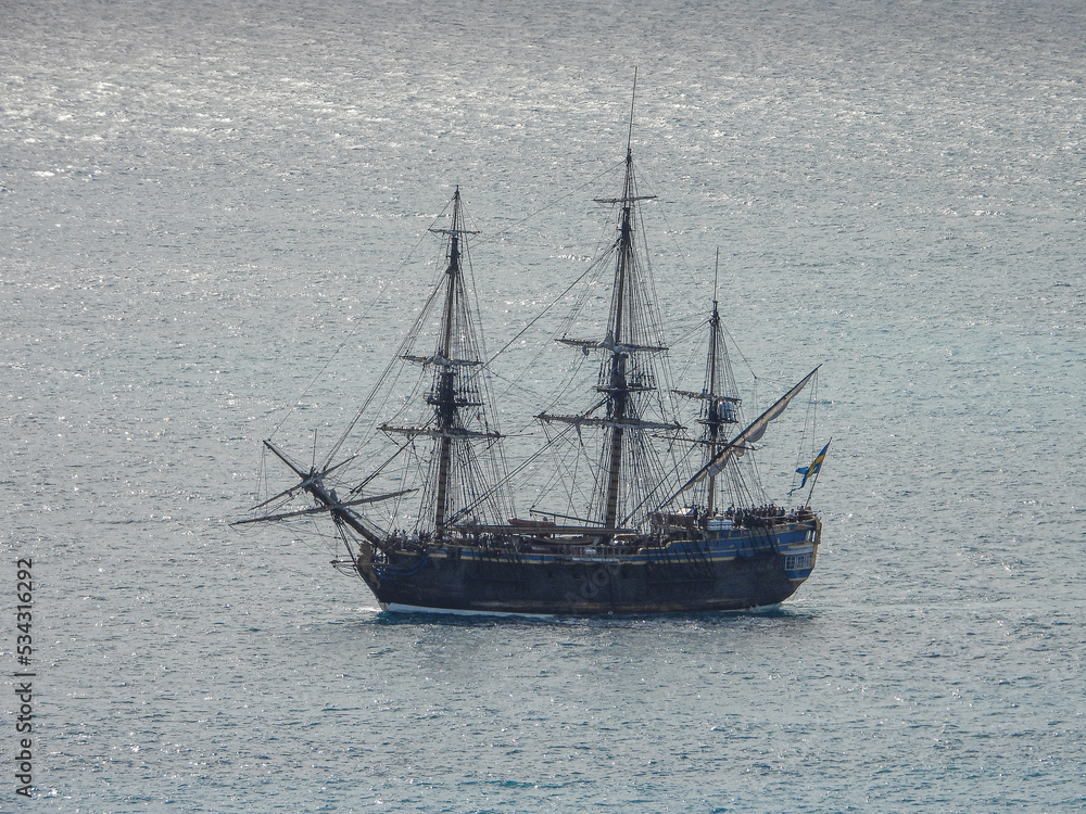 Arrivée dans le port Lympia à Nice du plus grand voilier en bois du monde. Le götheborg est un navire suédois qui a accosté quelques jours sur la Côte d'Azur Arrivée dans le port Lympia à Nice du plus grand voilier en bois du monde. Le götheborg est un navire suédois qui a accosté quelques jours sur la Côte d'Azur
