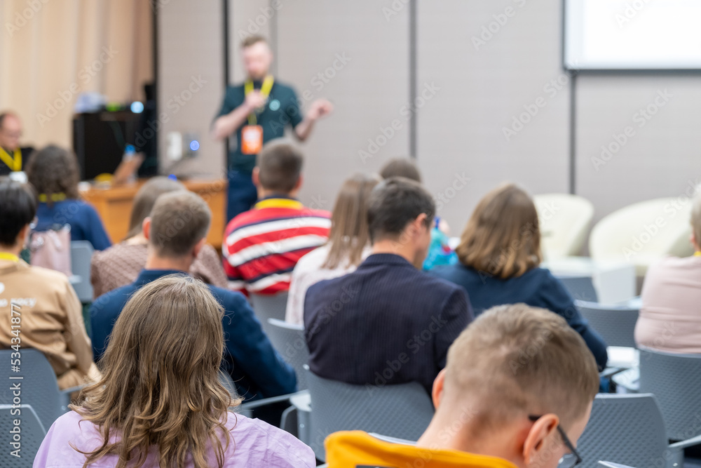 Obraz premium Audience listens to the speaker at conference