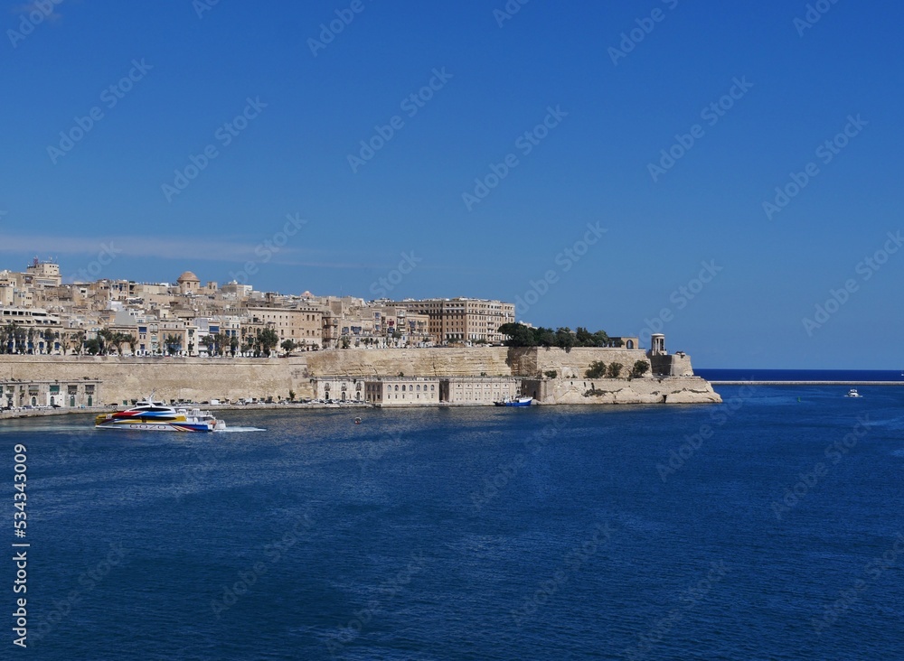 Blick auf Küste von Valletta