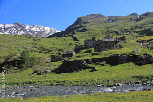 The beautifull walk for the miserin lake