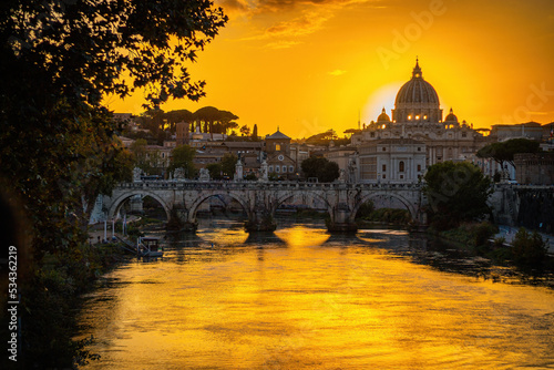 roma fiume tevere tramonto photo
