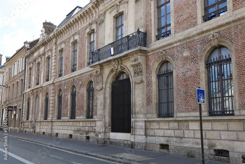 Bâtiment typique, vue de l'extérieur, ville de Amiens, département de la Somme, France