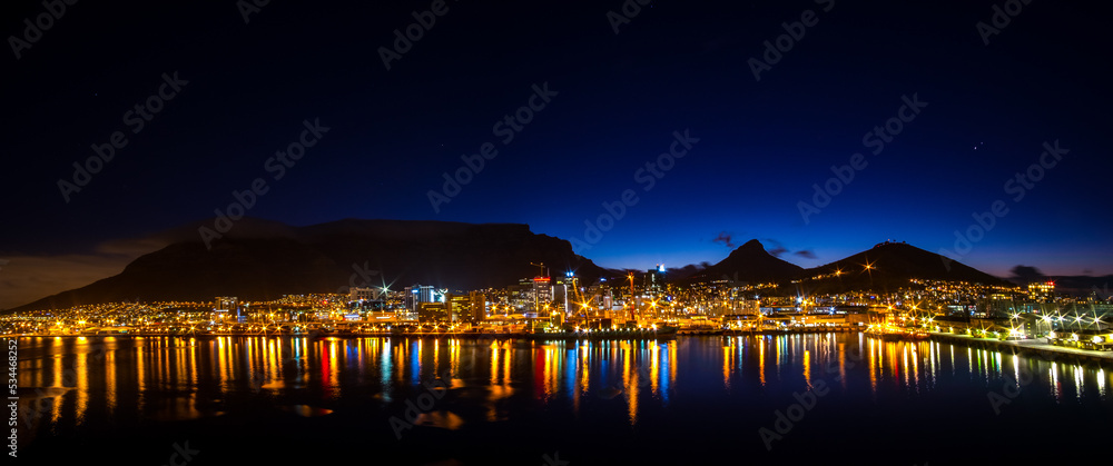 Fototapeta premium Night at Cape Town