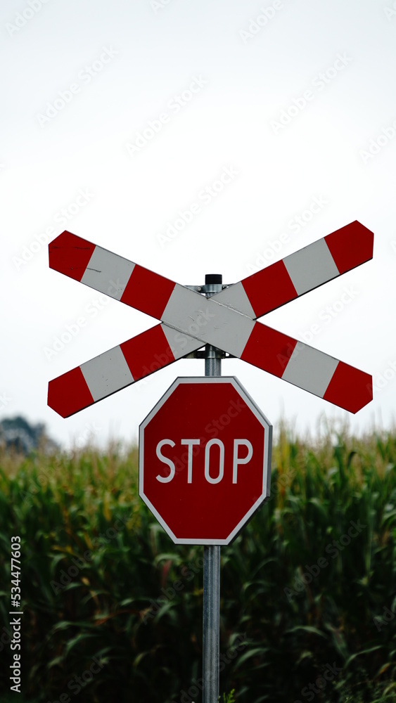 Znak drogowy stop, przejazd kolejowy, przejazd przez tory. Stop sign. - obrazy, fototapety, plakaty 