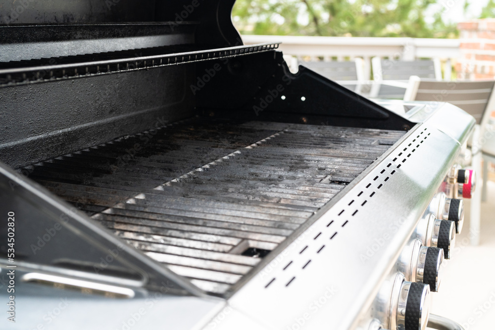 Outdoor gas grill