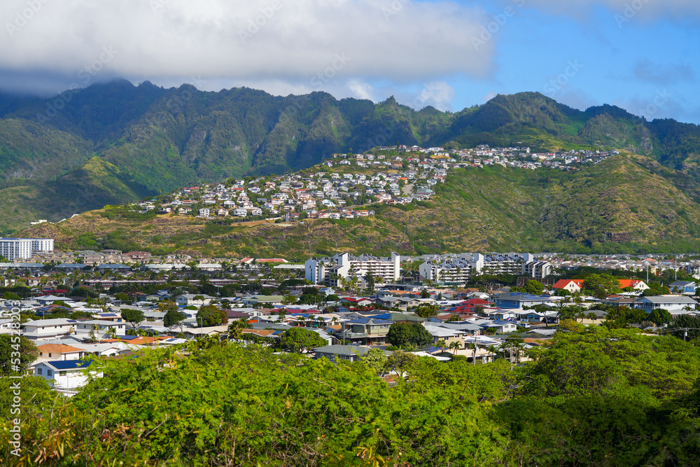 Hawaii Kai suburb of Honolulu on O'ahu island - Upscale houses built on the slopes of a polynesian volcano