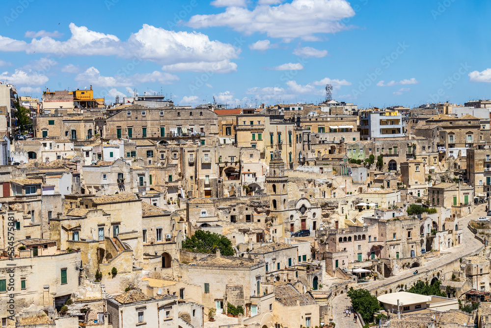 Sasso Barisano von Matera mit der Kirche des Heiligen Petrus Barisano in der Basilikata in Süditalien Sasso Barisano von Matera mit der Kirche des Heiligen Petrus Barisano in der Basilikata in Süditalien