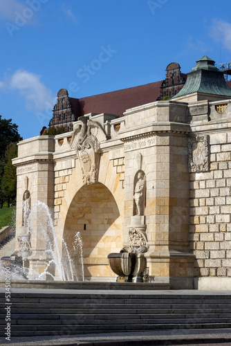 Obraz na płótnie Fountain at Chrobry Embankment (Hakena Terrace), terrace along Odra River, Szczecin, Poland w salonie