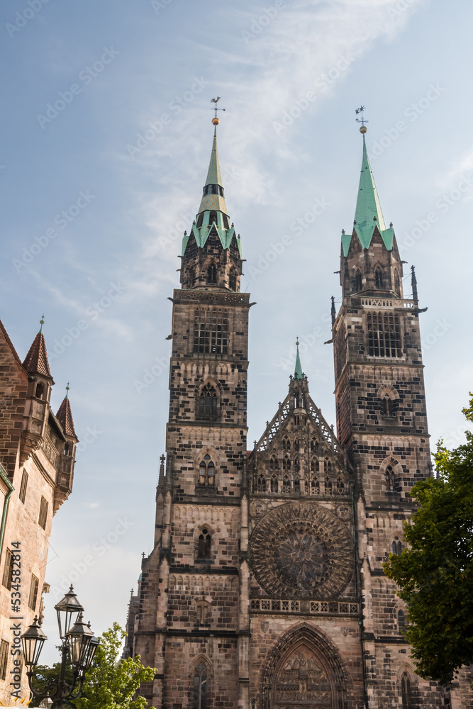 Fototapeta premium Lorenzkirche Nürnberg, Türme