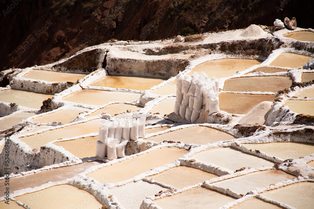 Salineras de Maras, una increíble cosecha de sal