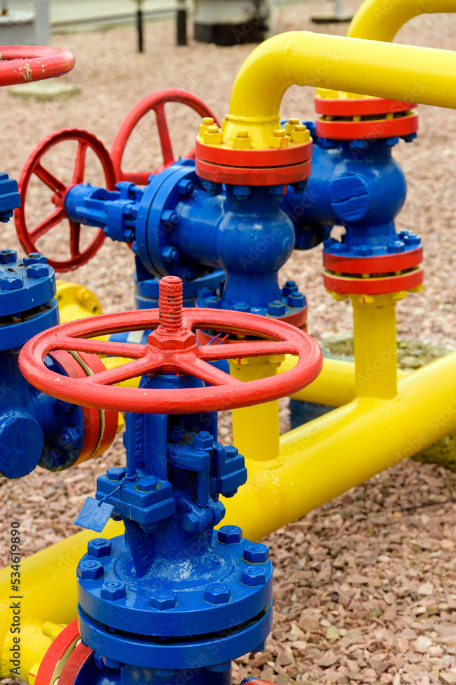 Pipeline equipment of a natural gas compressor station Pipeline equipment of a natural gas compressor station
