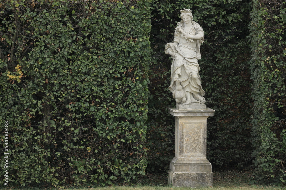 Sandstein-Hera im Sächsischen Versailles
