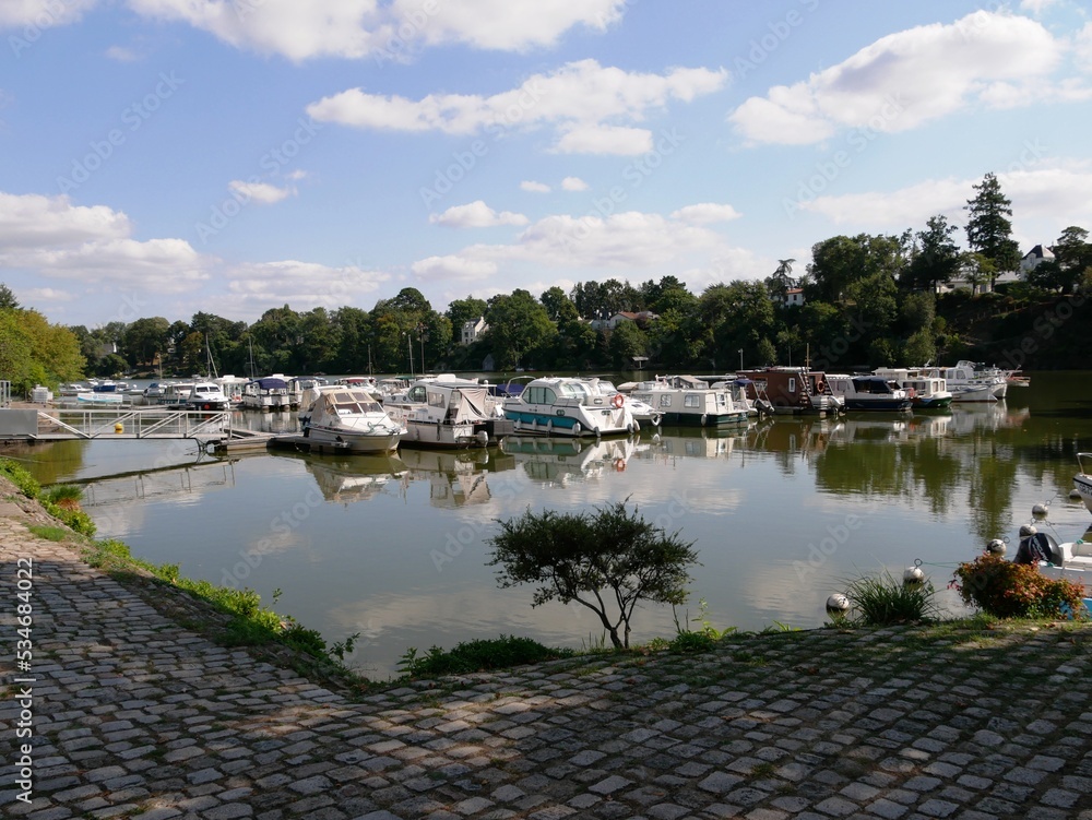 Port du village de Sucé sur Erdre, sur la rivière Erdre en Bretagne Loire Atlantique France