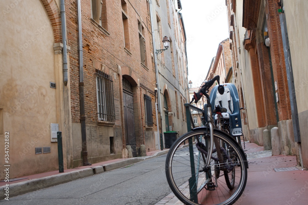 Au coin d'une rue française