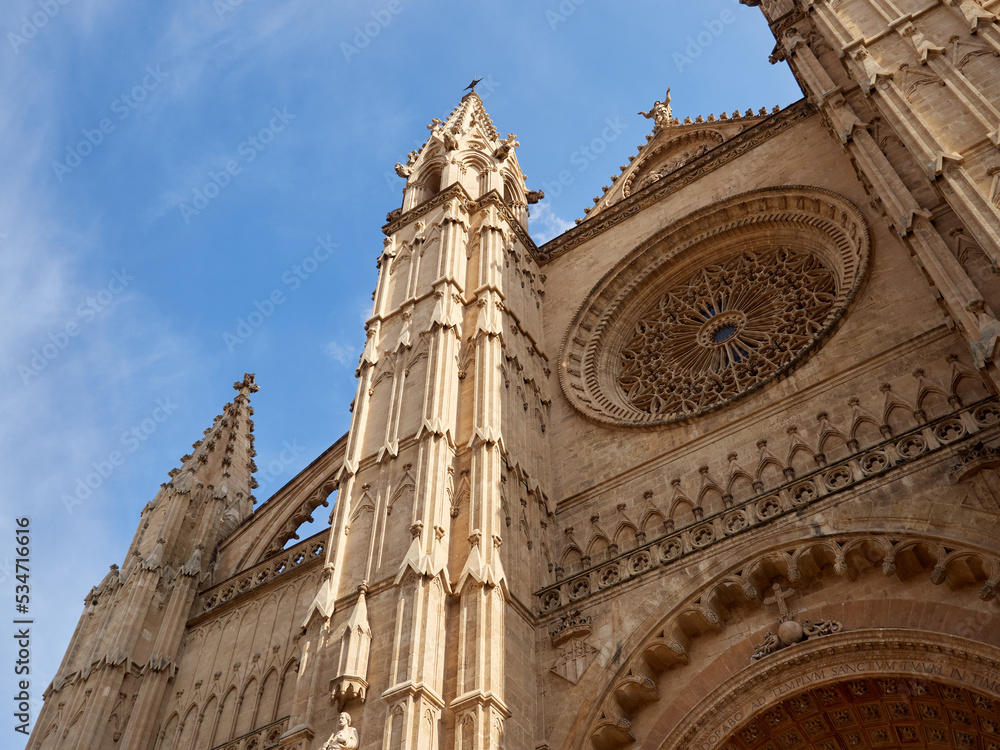 Palma Cathedral, also called La Seu, a gothic style landmark in the capital city of Palma de Mallorca. Majorca, Balearic Islands, Spain, Europe