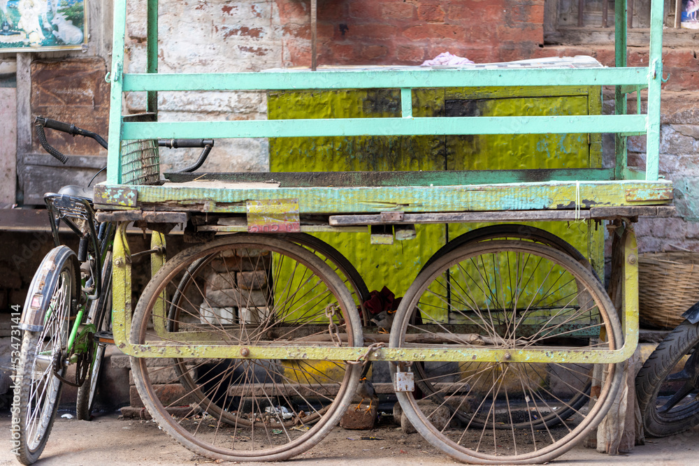 Market cart and bicycle in Varanasi (India)