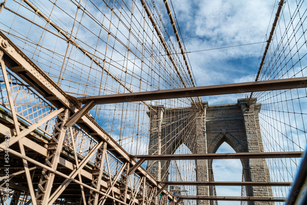 Fototapeta premium Brooklyn Bridge at midday from the Manhattan side of the bridge going to the Brooklyn Bridge