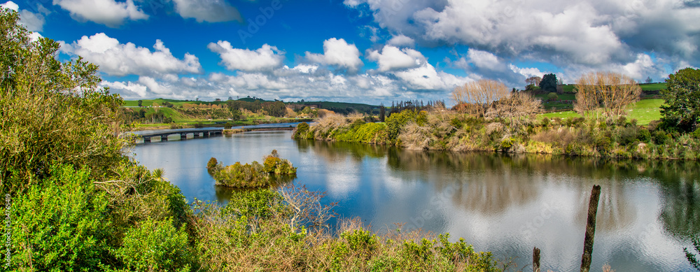Fototapeta premium Lake Karapiro on a beautiful sunny day, New Zealand
