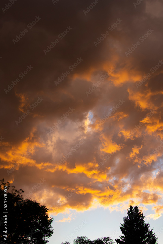 Fototapeta premium Beautiful sunset with incredible .clouds