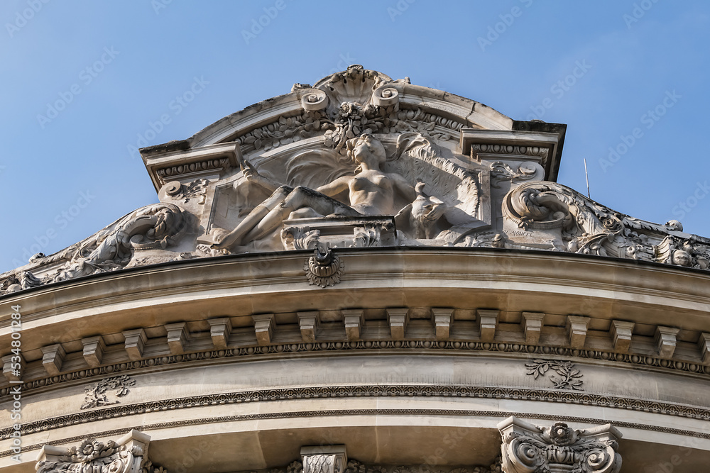 Architectural details of famous Petit Palais (Small Palace) - the former exhibition pavilion of the World Exhibition, held in Paris in 1900. Paris, France. Architectural details of famous Petit Palais (Small Palace) - the former exhibition pavilion of the World Exhibition, held in Paris in 1900. Paris, France.