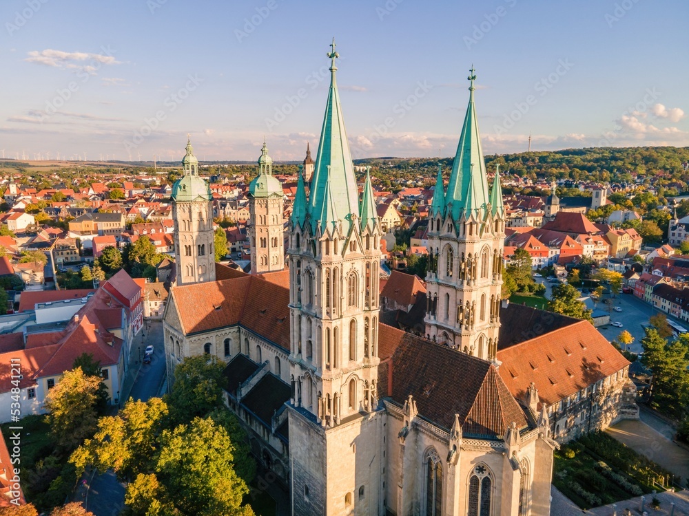 Obraz premium UNESCO-Weltkulturerbe: Naumburger Dom St. Peter und St. Paul (Luftbild)