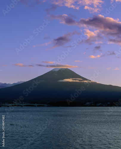 日本の風景、夕焼けのきれいな富士山 日本の世界遺産 風景背景