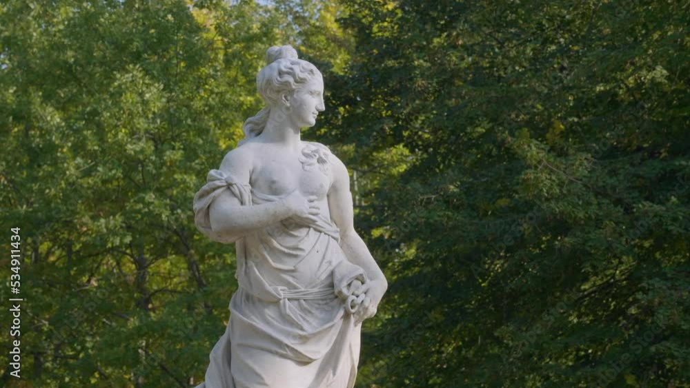 State museum Pavlovsk in autumn. Peace sculpture. State museum Pavlovsk in autumn. Peace sculpture.
