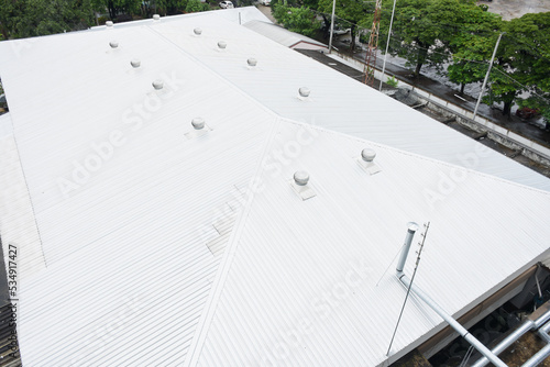 Принти на полотні Metal roofing in commercial construction