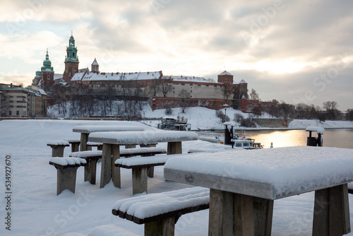 Obraz na płótnie Royal Wawel Castle on in winter time w salonie
