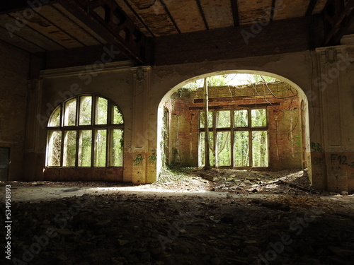 lost place  verlassen  leerstehend  alt  bauwerk  fabrik  innenausstattung  architektur  lager  gewerblich  schutt  ausgeh  hlt  raum  beschmutzen  stahl  dark  ruine 