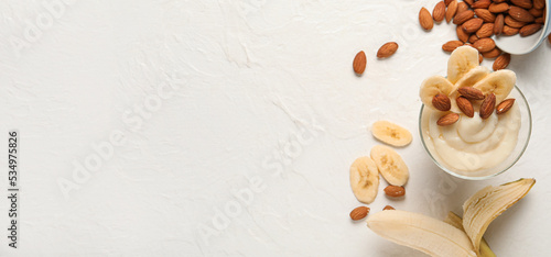 Bowl of delicious vanilla p...