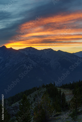 Fototapeta Naklejka Na Ścianę i Meble -  Alpine Sunset