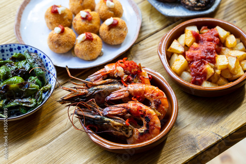 Naklejka Traditional Spanish tapas selection