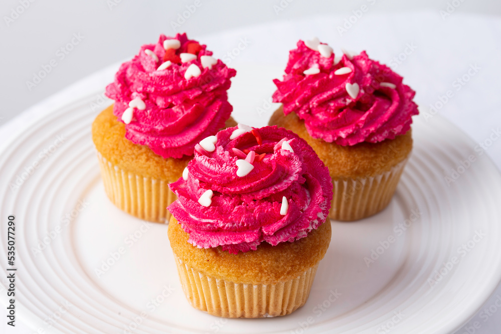 pink cupcakes for valentine's day