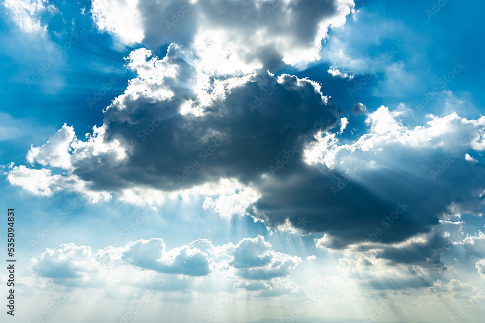 Obraz premium 雲・日差し・太陽