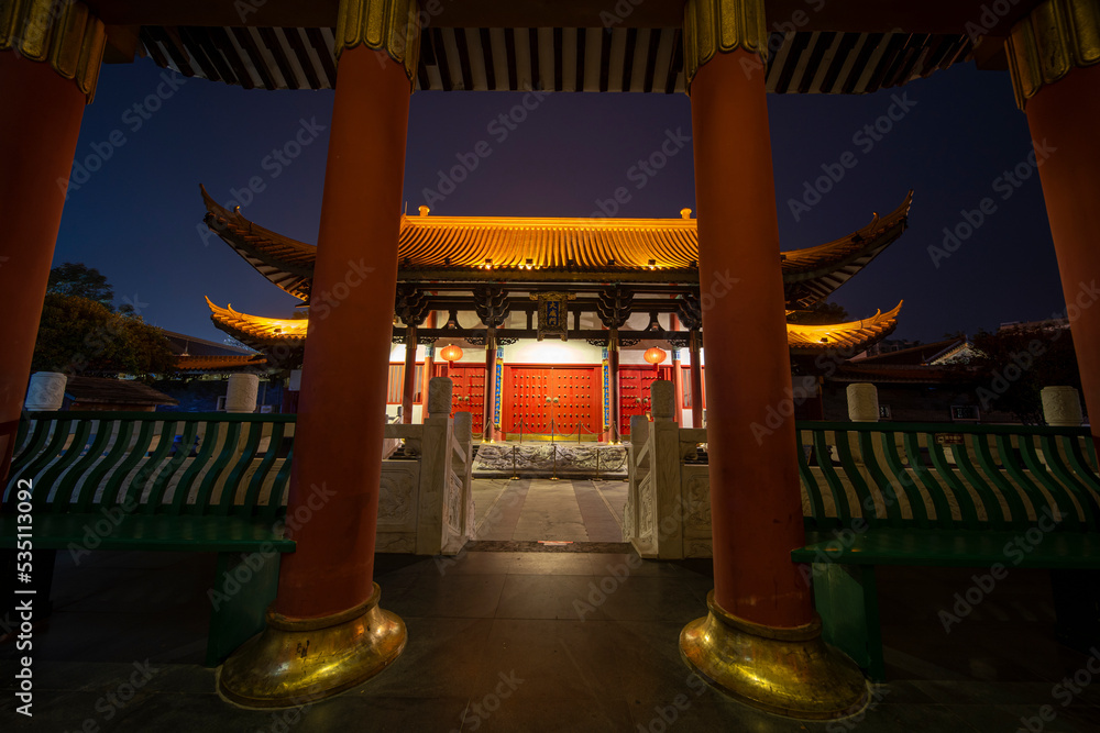 Obraz premium ancient chinese building temple in Liuzhou