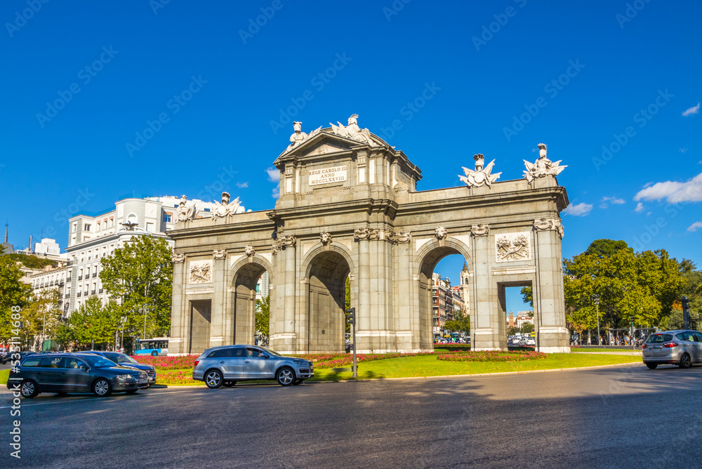 Puerta de Alcalá (Alcalá Gate) in Plaza de la Independencia (Independence Square), Madrid, Spain.