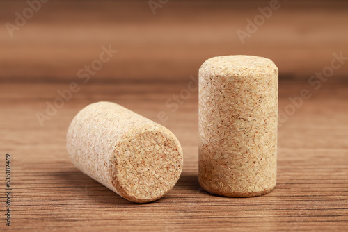 Принти на полотні Wine bottle corks on wooden table, closeup