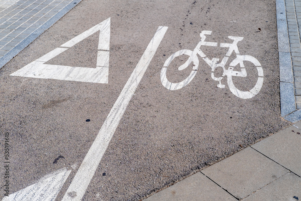 Obraz premium traffic sign in an exclusive lane for bicycles in Barcelona