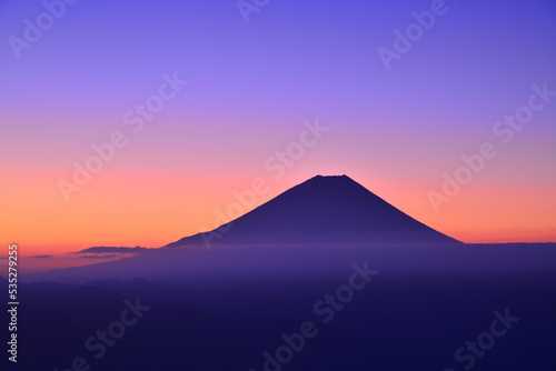 富士山と夜明け前
