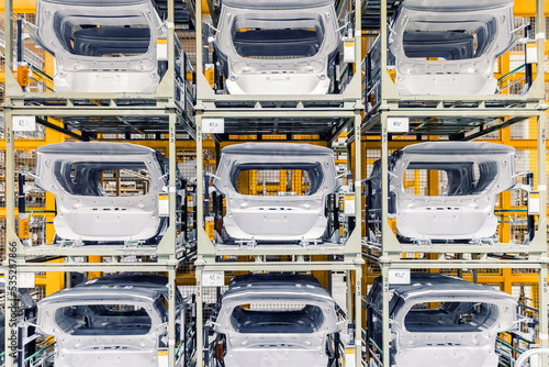 Obraz na płótnie spare parts in a car plant w salonie